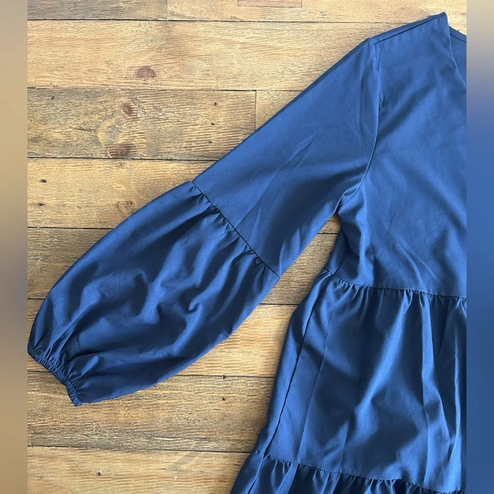 💖5 for $50💖Navy Blue Women’s Tiered Mini Dress Long Ballon Sleeve V-Neck Light